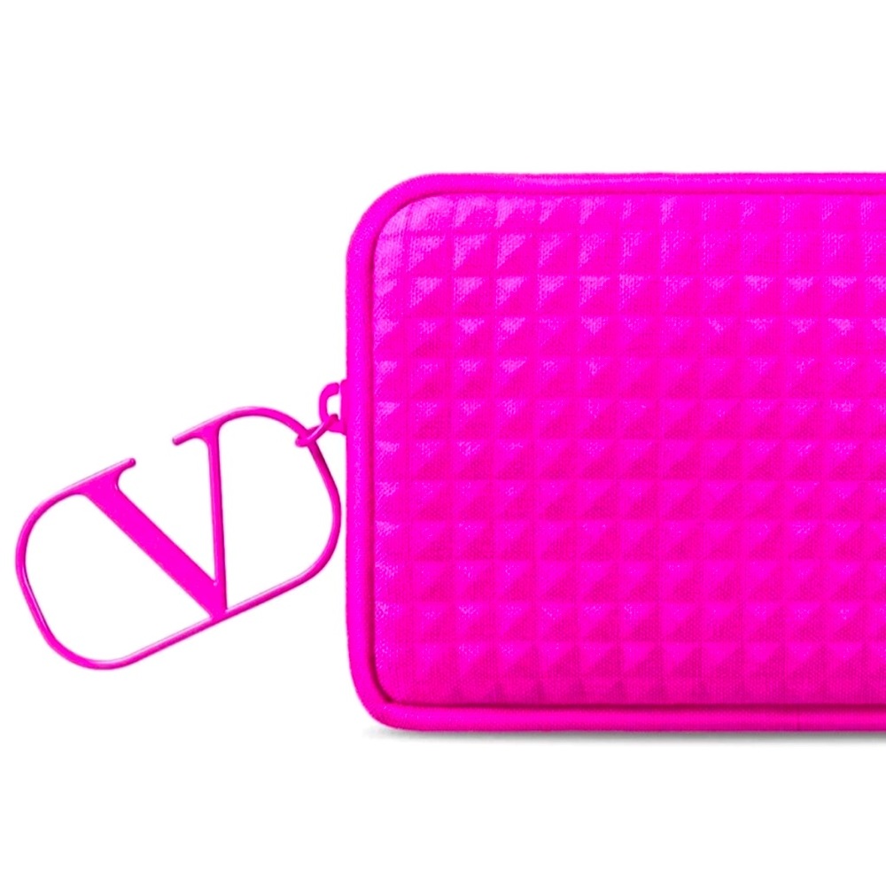 NWOT Valentino V Logo Studded Hot Pink Fuchsia Mini Clutch beauty